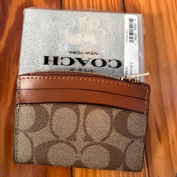 NWT Unopened Coach Pride Card Case - Picture 5 of 6